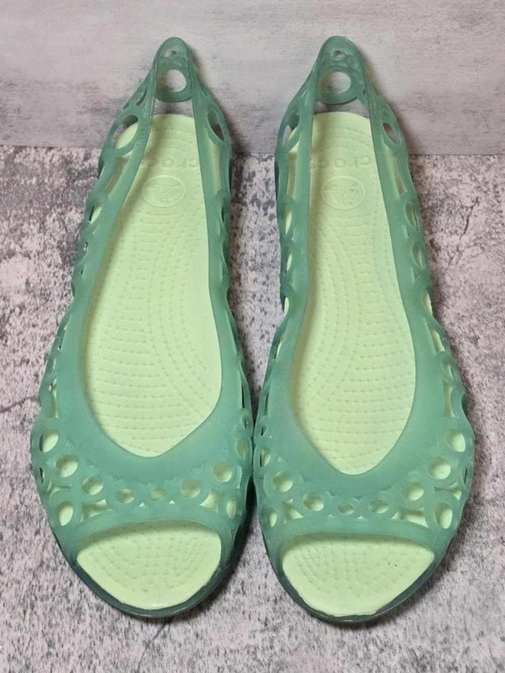 CROCS Womens Adrina III Flat Women Sz 7 Mint Green Sandal Cutouts Peep Toe